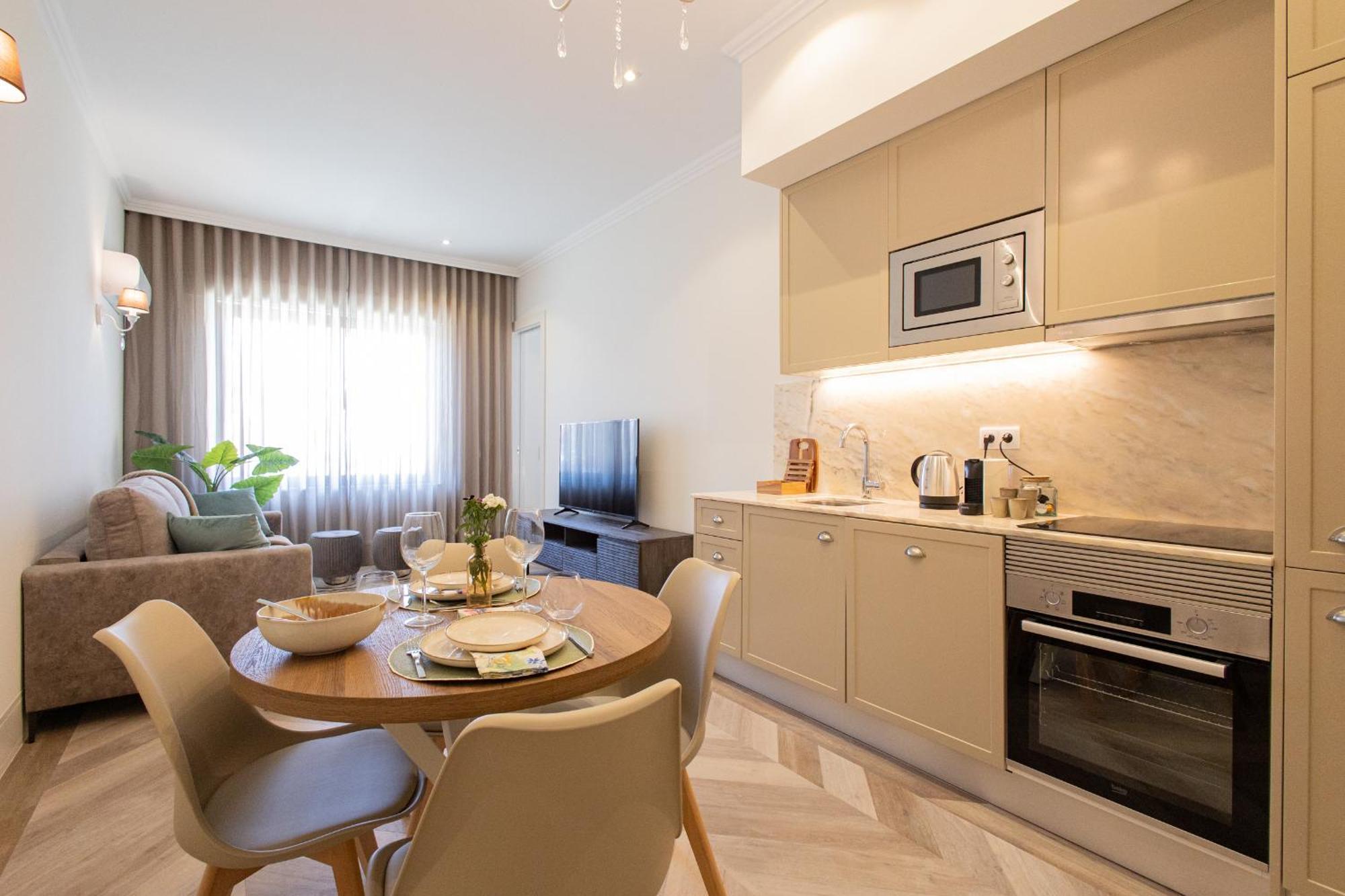 19 Nineteen Suites - Espinho Bilik gambar