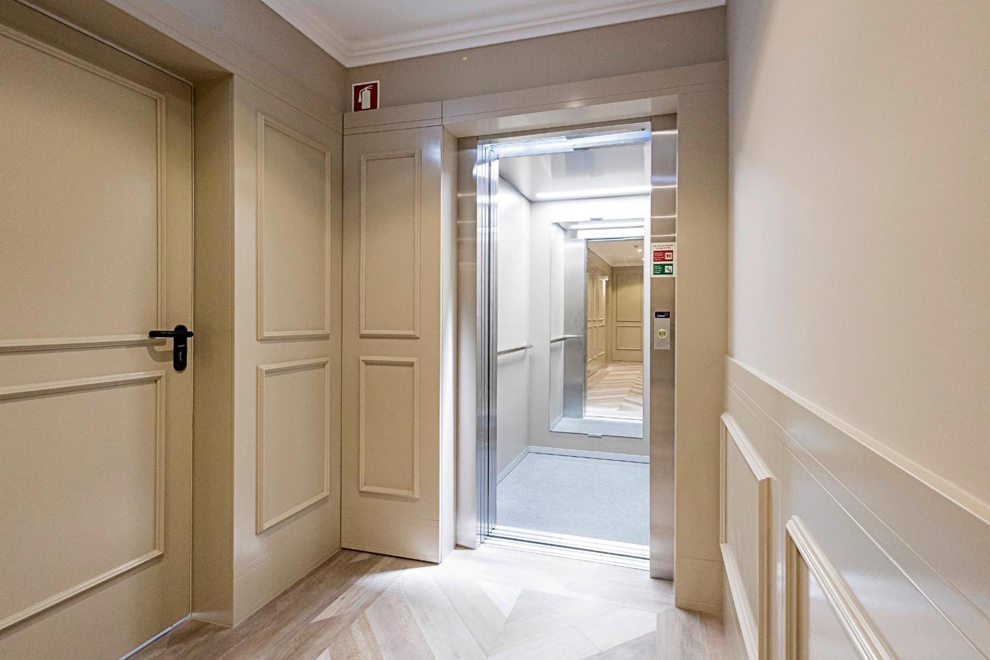 19 Nineteen Suites - Espinho Luaran gambar