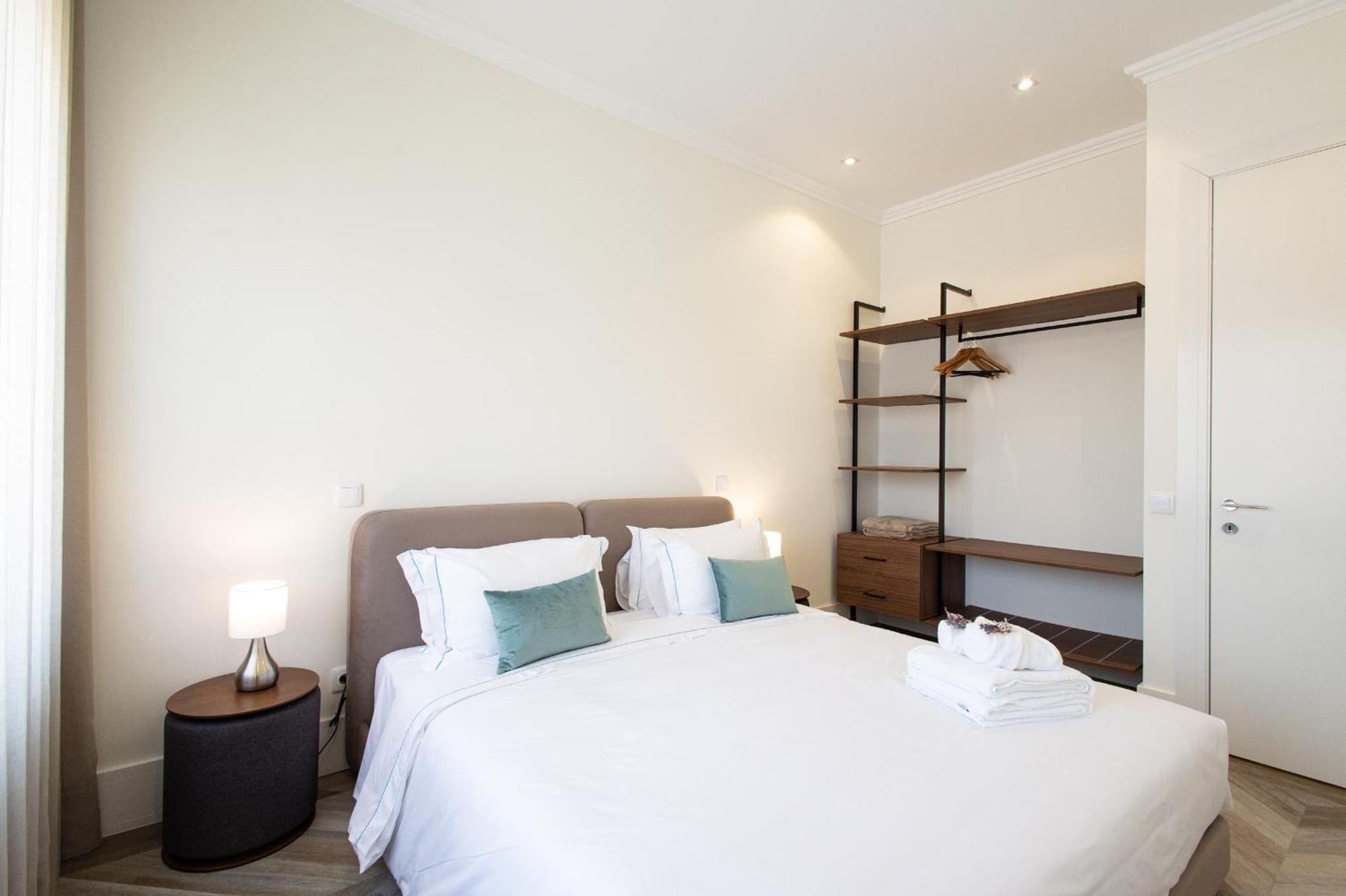 19 Nineteen Suites - Espinho Bilik gambar